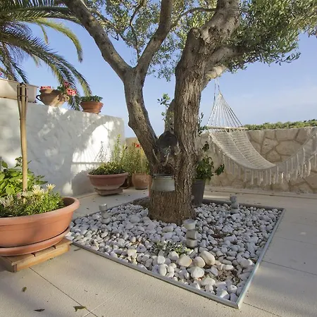 Casa Mano Tribunj With Beach Holiday home Tribunj (Sibenik-Knin)