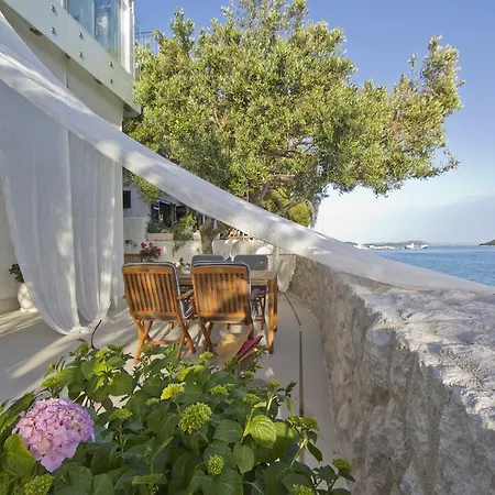 Casa Mano Tribunj With Beach *