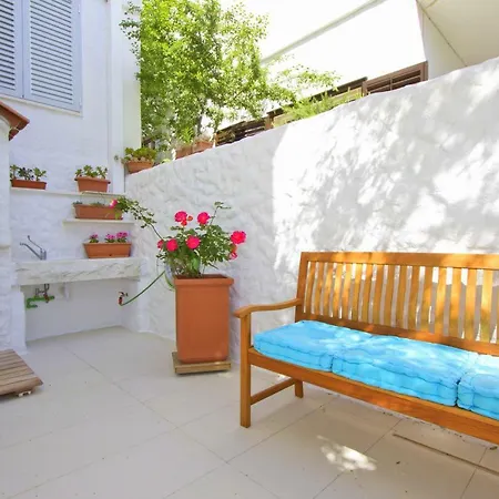 Holiday home Casa Mano Tribunj With Beach