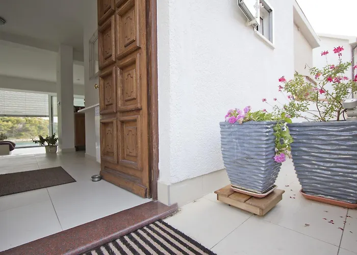 Casa Mano Tribunj With Сasa de vacaciones Tribalj